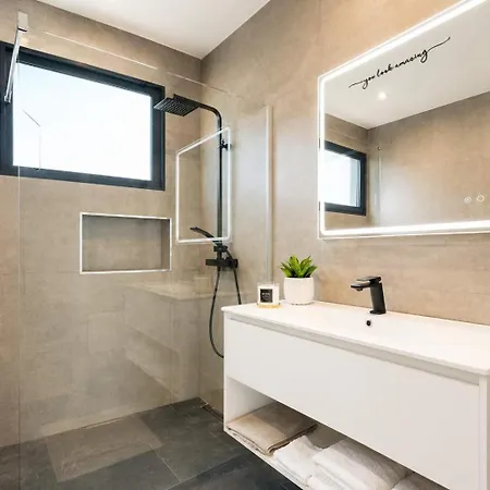 Coto House 23 Ocean View Вилла